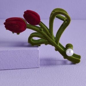 Earthbound Red Velvet Tulip Claw Clip for Hair,  NWT 🌷